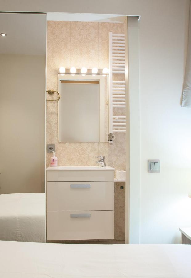 Hostal Excellence Barcelona Bagian luar foto