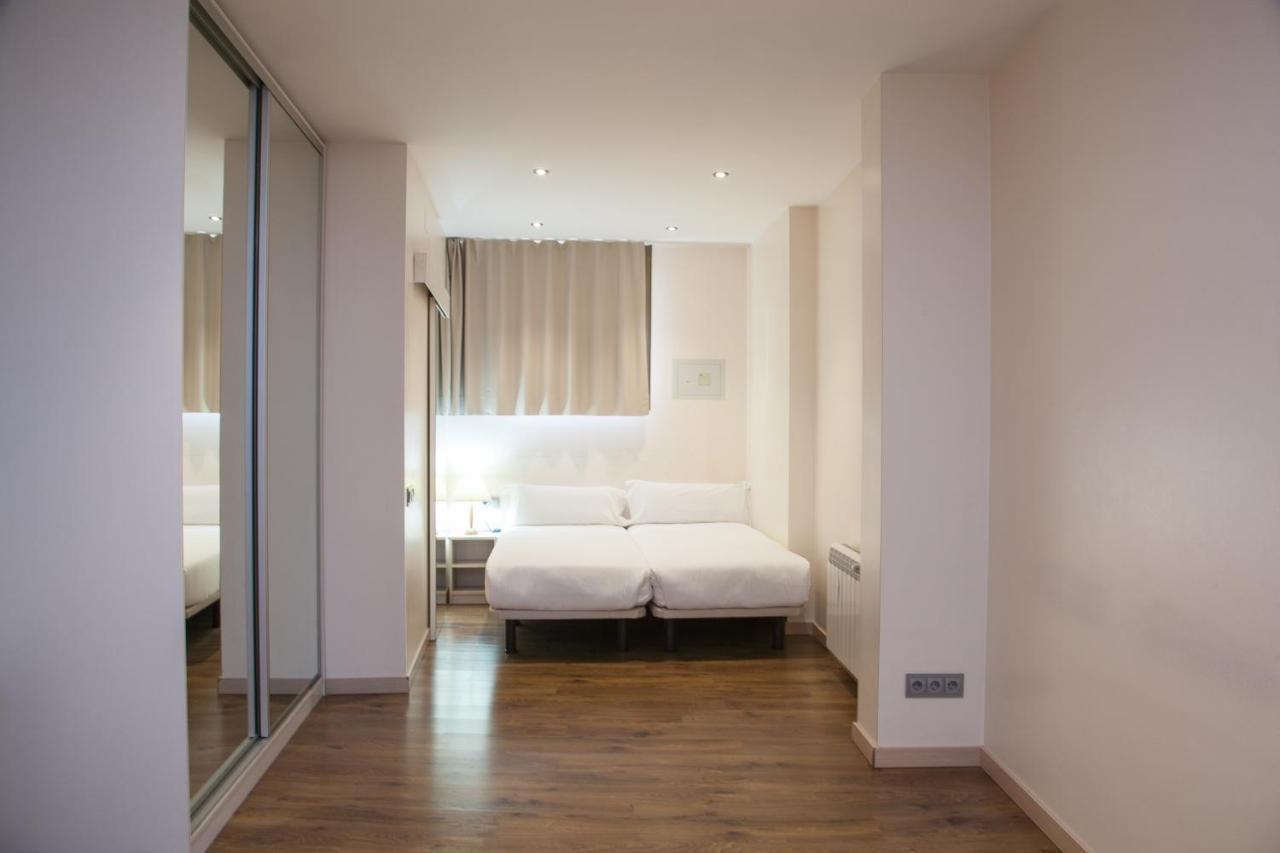 Hostal Excellence Barcelona Bagian luar foto