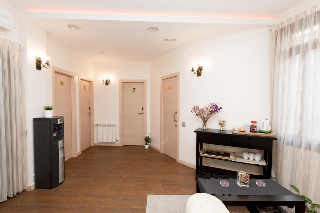 Hostal Excellence Barcelona Bagian luar foto