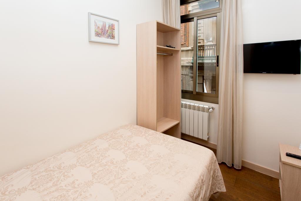 Hostal Excellence Barcelona Bagian luar foto