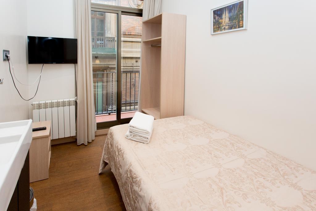 Hostal Excellence Barcelona Bagian luar foto
