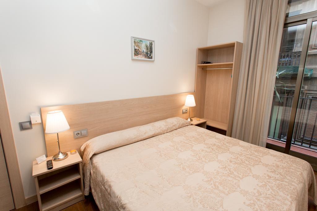 Hostal Excellence Barcelona Bagian luar foto